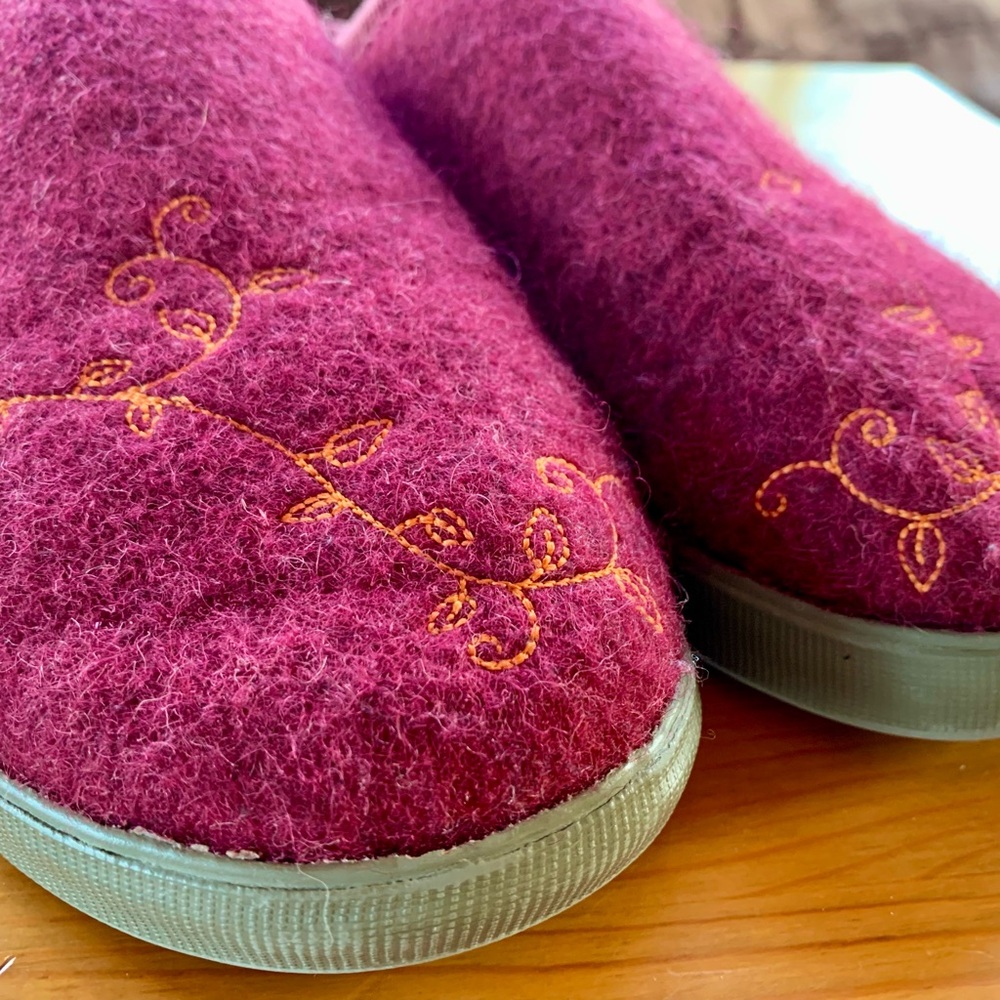 Keen Wool Clogs, Size 9, Wine with Orange